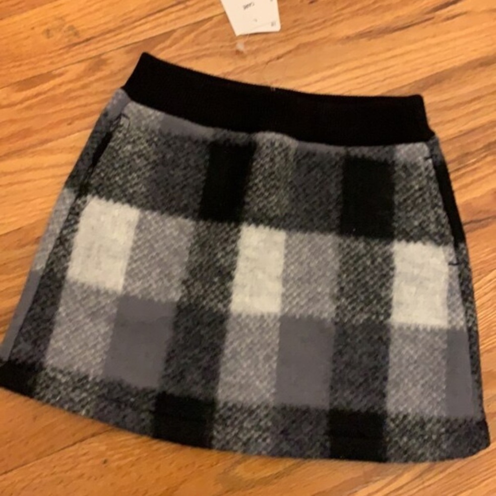 Uniqlo girls plaid skirt size 3-4